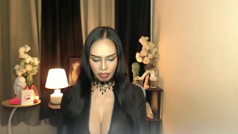 Snapshot of mikeyalawi03 chatting on 01.23.25 Mistress MikeyAlawi online show from 01.23.25