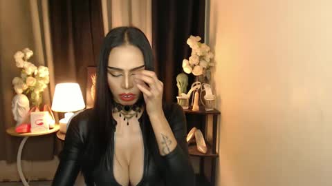 Snapshot of mikeyalawi03 chatting on 01.26.25 Mistress MikeyAlawi online show from 01.26.25