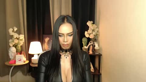 Snapshot of mikeyalawi03 chatting on 01.31.25 Mistress MikeyAlawi online show from 01.31.25