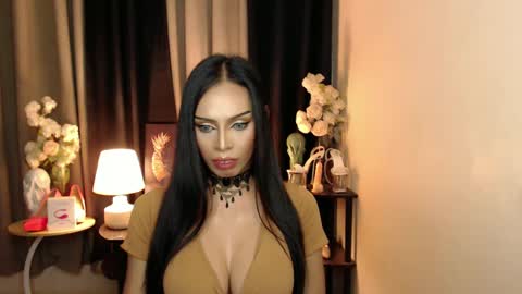 Snapshot of mikeyalawi03 chatting on 02.02.25 Mistress MikeyAlawi online show from 02.02.25