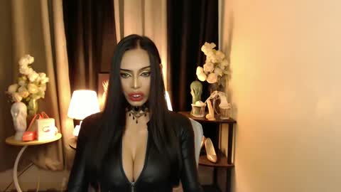 Snapshot of mikeyalawi03 chatting on 02.17.25 Mistress MikeyAlawi online show from 02.17.25