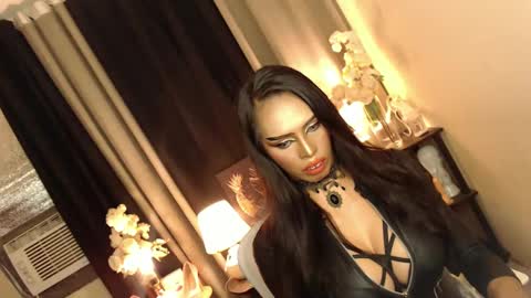 Snapshot of mikeyalawi03 chatting on 03.08.25 Mistress MikeyAlawi online show from 03.08.25