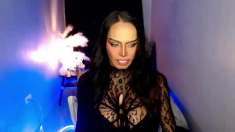 Snapshot of mikeyalawi03 chatting on 05.28.26 Mistress MikeyAlawi online show from 05.28.26