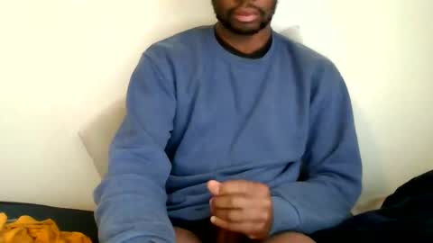 Snapshot of mikeybear562 chatting on 02.15.25 mikeybear562 online show from 02.15.25