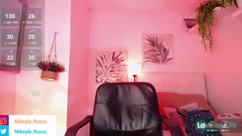 Mikeyla  online show from 01.10.25