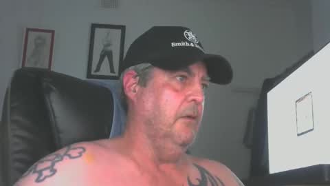 mikeyomalley73999 online show from 10.21.25