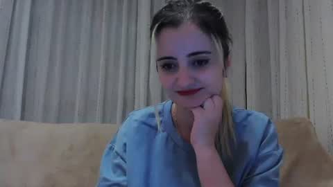 Snapshot of miki234809581 chatting on 11.17.25 miki234809581 online show from 11.17.25