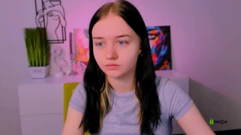 miki_ti online show from 11.14.25