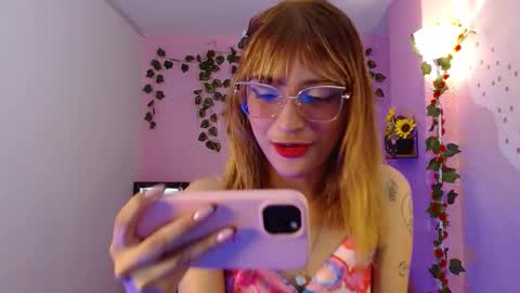 Snapshot of mikka_ela chatting on 11.13.25 Mikka 3 online show from 11.13.25