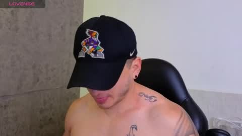 Snapshot of mikke_love chatting on 05.04.26 MIKKE online show from 05.04.26