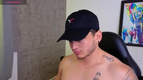 Snapshot of mikke_love chatting on 05.23.26 MIKKE online show from 05.23.26