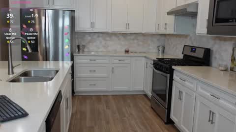 Mikaylah online show from 12.10.24