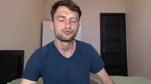 Snapshot of mikw63 chatting on 05.25.26 Sin online show from 05.25.26