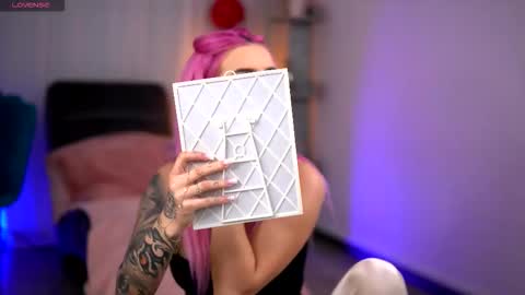 Snapshot of miky_lust chatting on 02.28.26 Miky online show from 02.28.26