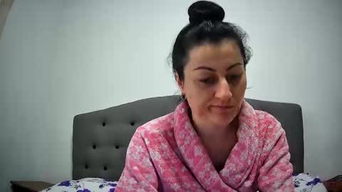 Mikyloveu online show from 04.28.26