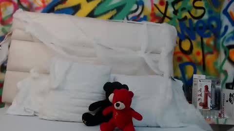 mila_adamss online show from 10.22.25