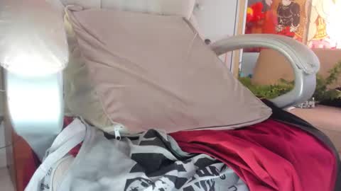 Snapshot of mila_dash chatting on 09.25.25 Mila Dash online show from 09.25.25