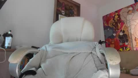 Snapshot of mila_dash chatting on 10.02.25 Mila Dash online show from 10.02.25