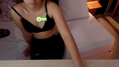 Snapshot of mila_kiitty chatting on 02.06.25 Milena online show from 02.06.25