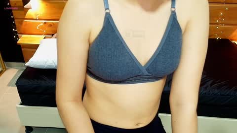 Snapshot of mila_kiitty chatting on 03.01.25 Milena online show from 03.01.25