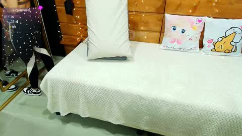 Snapshot of mila_kiitty chatting on 03.12.25 Milena online show from 03.12.25