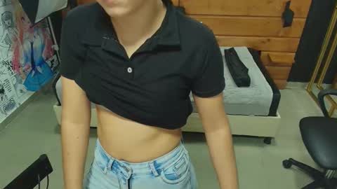 Snapshot of mila_kiitty chatting on 10.31.25 Milena online show from 10.31.25