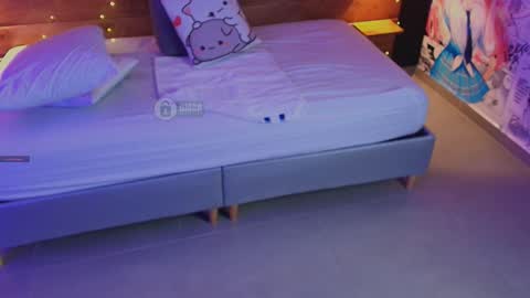 Snapshot of mila_kiitty chatting on 11.08.25 Milena online show from 11.08.25