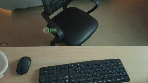 Snapshot of mila_kiitty chatting on 11.15.25 Milena online show from 11.15.25