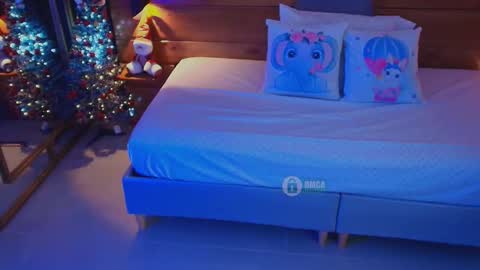 Snapshot of mila_kiitty chatting on 11.24.25 Milena online show from 11.24.25