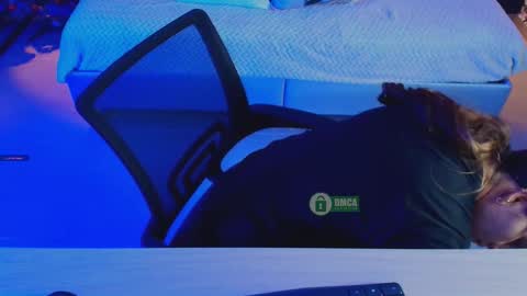 Snapshot of mila_kiitty chatting on 11.27.25 Milena online show from 11.27.25