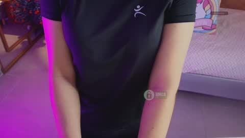 Snapshot of mila_kiitty chatting on 12.15.25 Milena online show from 12.15.25