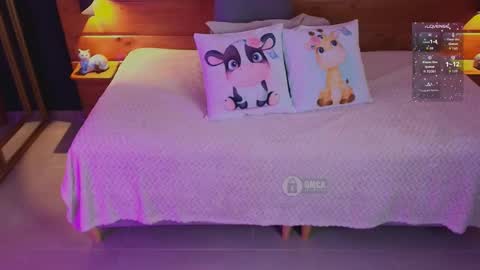 Snapshot of mila_kiitty chatting on 01.11.26 Milena online show from 01.11.26