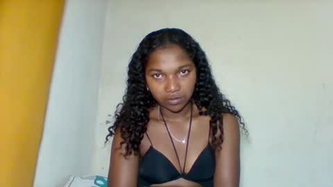 Snapshot of mila_lunah chatting on 05.01.26 mila_lunah online show from 05.01.26