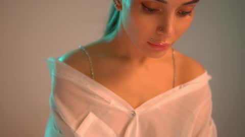 mila may  online show from 09.13.25