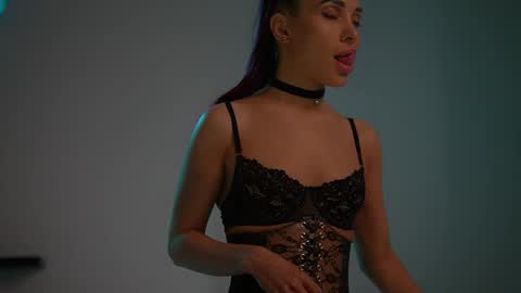 Snapshot of mila_may_ chatting on 05.01.26 mila may online show from 05.01.26