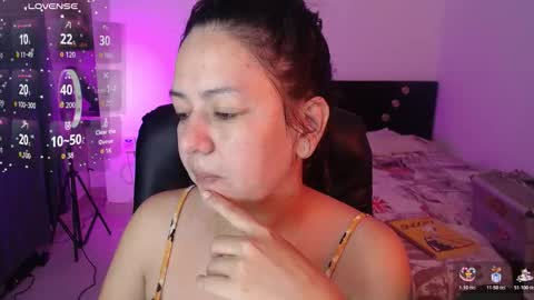 mila_phoenix online show from 10.25.25