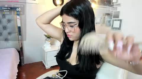 Snapshot of mila_quin chatting on 05.28.26 mila_quin online show from 05.28.26