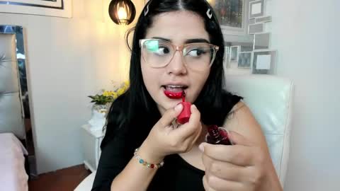 Snapshot of mila_quin chatting on 05.30.26 mila_quin online show from 05.30.26