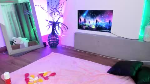 Mila online show from 10.17.25