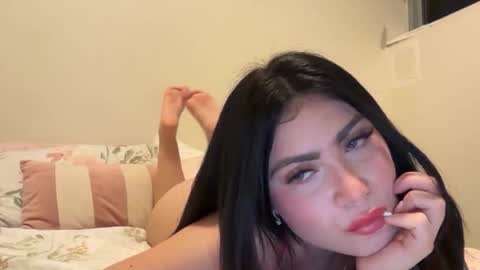 Snapshot of milaa008 chatting on 09.30.25 milaa008 online show from 09.30.25