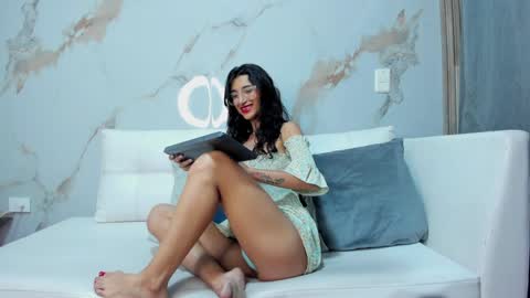          online show from 02.05.25