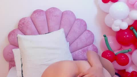 Snapshot of milaaadams chatting on 04.18.26 mila online show from 04.18.26
