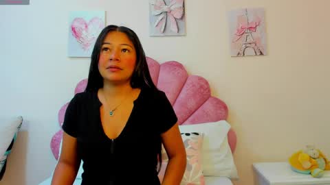 Snapshot of milaaadams chatting on 05.15.26 mila online show from 05.15.26