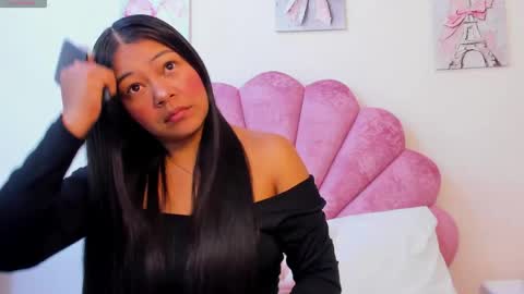 Snapshot of milaaadams chatting on 05.20.26 mila online show from 05.20.26