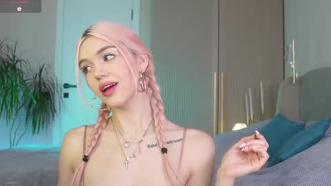 Mila and u can call me sweet bunny online show from 04.04.26