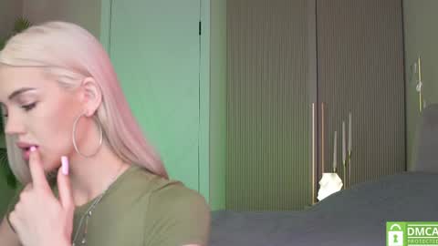 Snapshot of milabunny_ chatting on 05.29.26 Mila and u can call me sweet bunny online show from 05.29.26