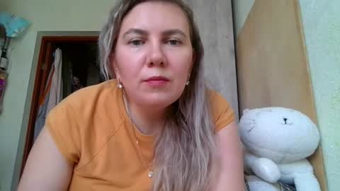 Snapshot of milacristalle chatting on 08.02.26 milacristalle online show from 08.02.26