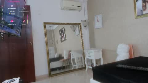 Snapshot of miladiosa chatting on 09.15.25 miladiosa online show from 09.15.25