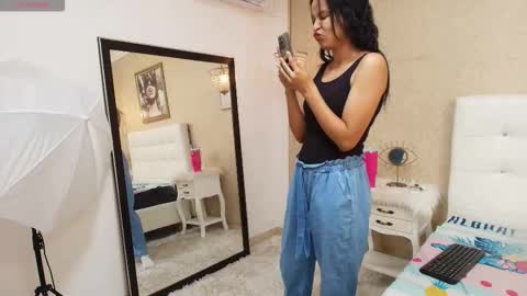 Snapshot of miladiosa chatting on 01.19.26 miladiosa online show from 01.19.26