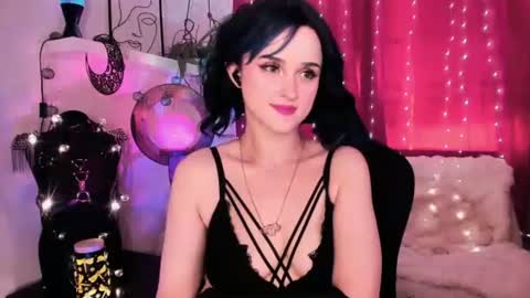 Snapshot of miladyjolie chatting on 06.30.26 MiladyJolie online show from 06.30.26
